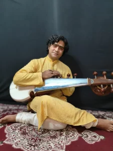 Read more about the article – Sarod Artist and Composer Arnab Bhattacharya on Bridging Generational Gaps with Fusion
