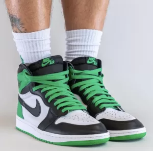 Read more about the article On-Feet Photos of the Air Jordan 1 Lucky Green DZ5485-031 • BUZZSNKR
