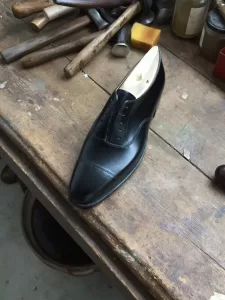 Read more about the article Buying tip – Three independent British bespoke shoemakers