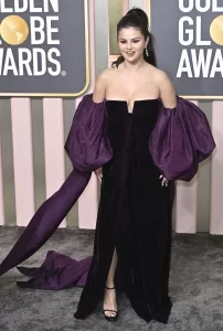 Read more about the article Selena Gomez’s Show-Stopping Outfit at 2023 Golden Globes