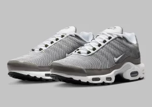 Read more about the article Nike Air Max Plus “Grey/Olive” DV7665-002