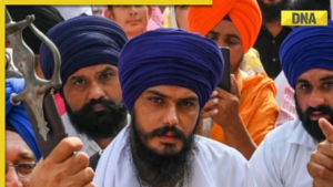 Read more about the article Amritpal Singh goes live on YouTube amid manhunt, says ‘will not surrender’: Top updates from video
