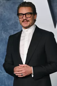 Read more about the article How Sudden Death of Mother Impacted Pedro Pascal’s Career