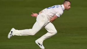 Read more about the article Gloucestershire collapse after huge Sussex run haul – Online Cricket News