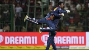 Read more about the article IPL – RCB vs LSG – Ball-by-ball Wickets, a lot of scrambling, a RONSBU missed – it was all happening at the Chinnaswamy – Online Cricket News