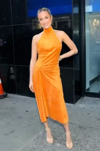 Read more about the article Kristin Cavallari Celebrates Her Cookbook in Slick Sandals on ‘GMA’ – Footwear News