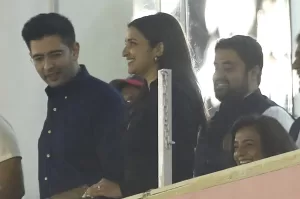 Read more about the article Parineeti and Raghav Chadha flip heads at IPL match – Online Cricket News
