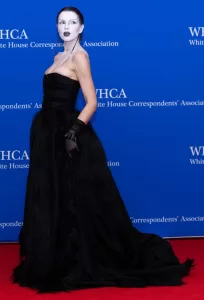 Read more about the article Julia Fox Brings Drama and Elegance in Feathered Annakiki Corset Gown at 2023 White House Correspondents’ Dinner