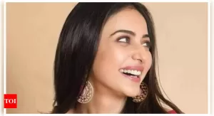 Read more about the article Rakul’s plan B was MBA in fashion, but ‘luckily,’ she ‘didn’t have to do that’ | Hindi Movie News