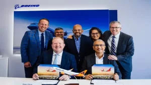 Read more about the article Akasa opts for 4 more Boeing 737 MAX; triple digit order before year end, says CEO Vinay Dube